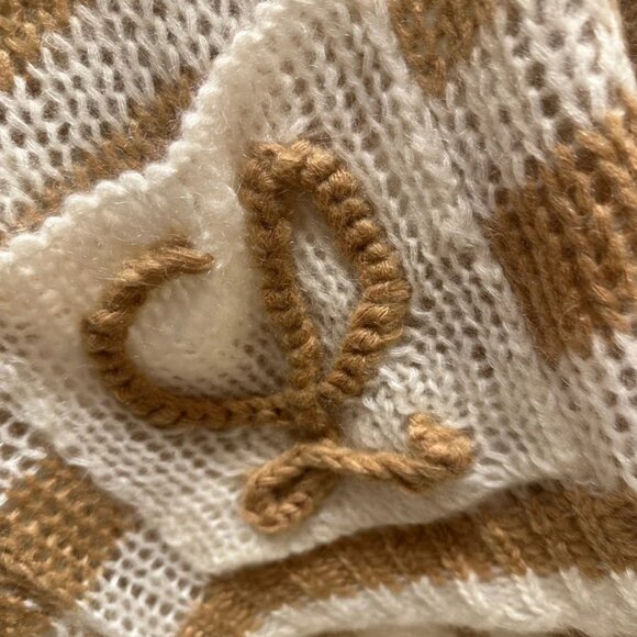 Loewe Anagram cardigan crafted from a luxurious wool-blend - Picture 9 of 12